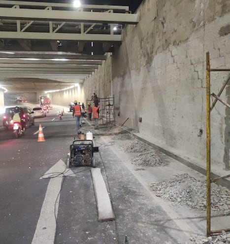 El MOPC sigue reparando la pared del túnel del "superviaducto".