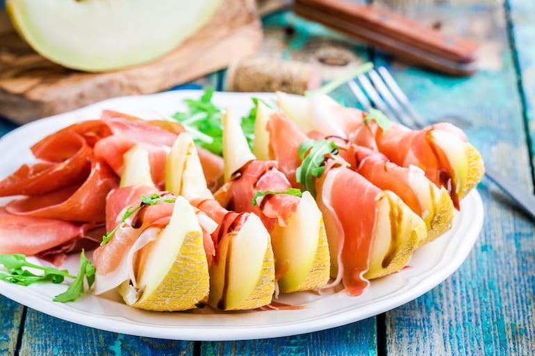 Ensalada tropical de melón y jamón.