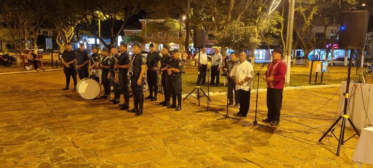 En la plaza Boquerón de San Juan Bautista, Misiones, conmemoran el día del folclore paraguayo.