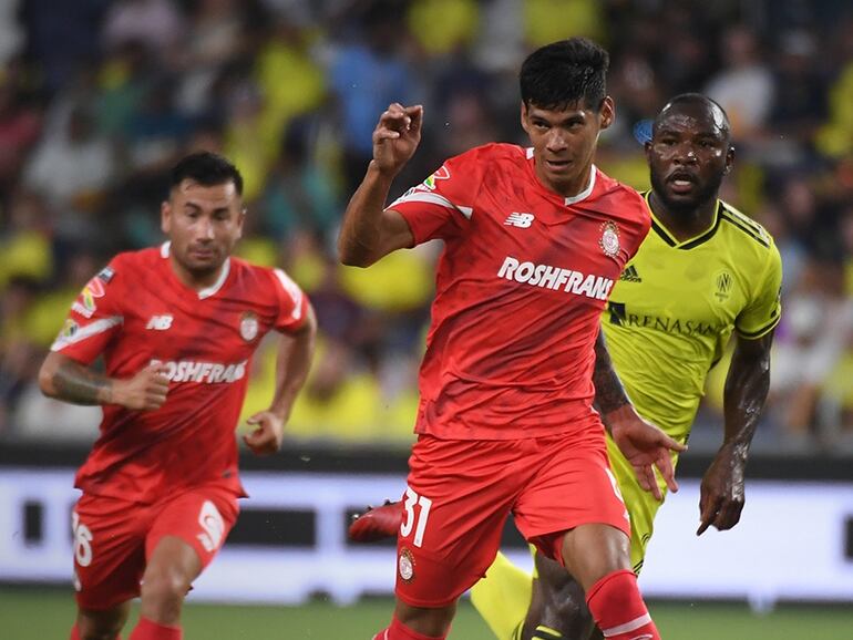 El paraguayo Robert Morales, futbolista del Toluca, en el partido por la Leagues Cup.