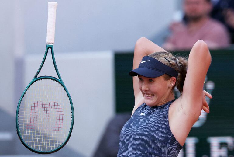 Sorprendente: La rusa Mirra Andreeva, de 17 años, avanzó ayer por primera vez a cuartos en Roland Garros.