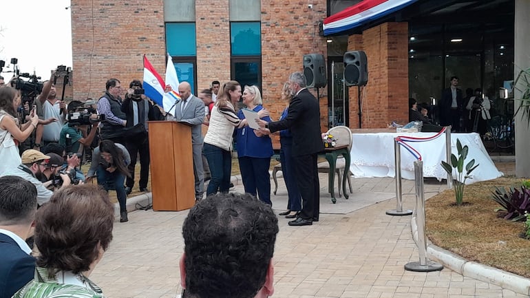 Inauguración del Hospital Día Oncológico en Encarnación