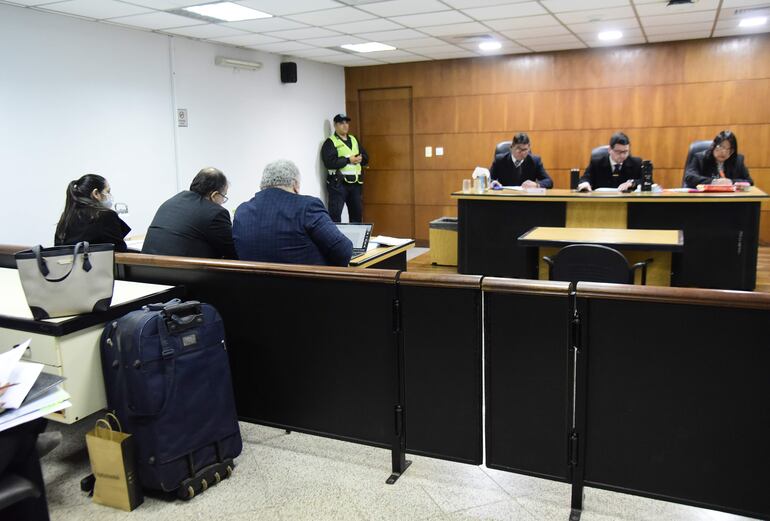 El juicio oral y público a la pediatra Laura Sena por la muerte del niño Renato Rojas Talavera se inició hoy.