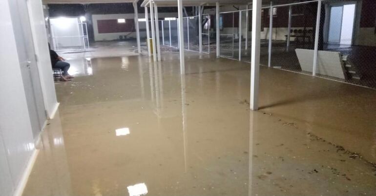 Parte del Hospital regional de Boquerón inundado tras las lluvias, situación habitual que atraviesan si llueve mucho. Archivo 