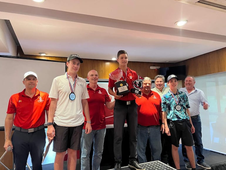 Franco Fernández subió a lo alto del podio en el certamen Junior internacional.