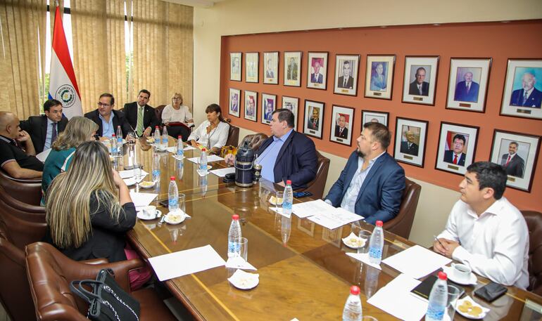 Mesa Directiva del Senado reunida el miércoles 30 de noviembre (Foto Prensa Senado)