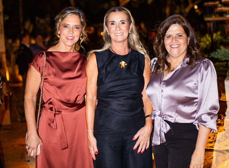 Paola De Gasperi, Verónica Tomboly y Lorena López.