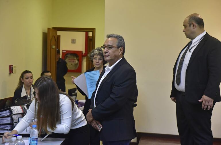 Hugo Javier González Alegre, exgobernador de Central acusado por el caso obras "fantasma", minutos antes del inicio del juicio oral.