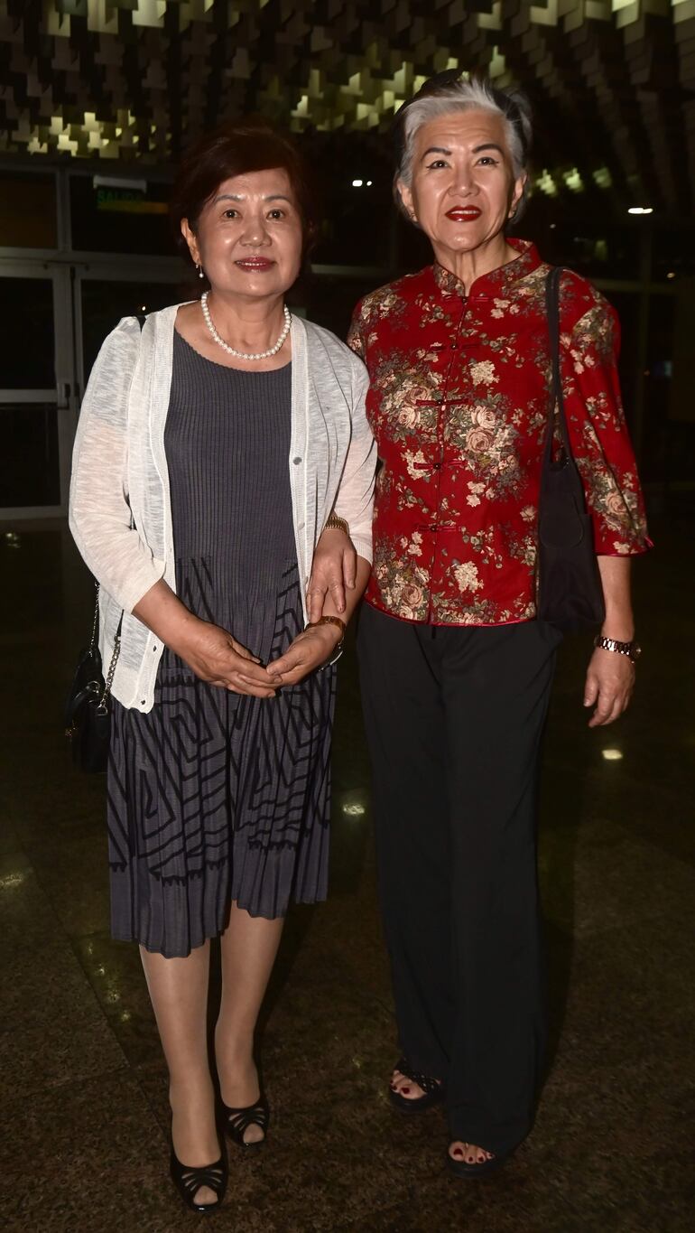 Mary Liu y Corina Chu.