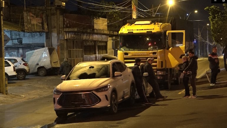 Esta madrugada se registró un triple choque en el Mercado de Abasto.