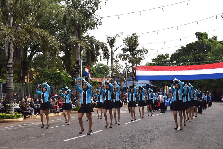 Estudiantes del Colegio Nacional de Aguai'y, rindieron homenaje a este municipio.