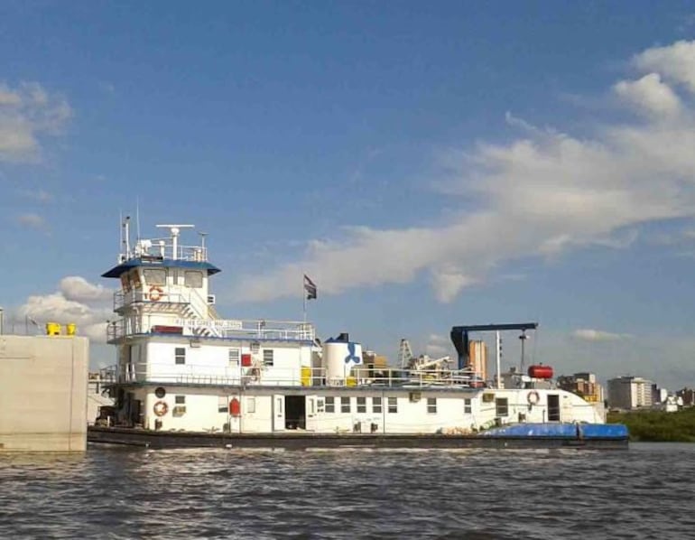 Embarcación con bandera paraguaya que fue retenida en Argentina, en violación al tratado de libre navegación, de Santa Cruz.