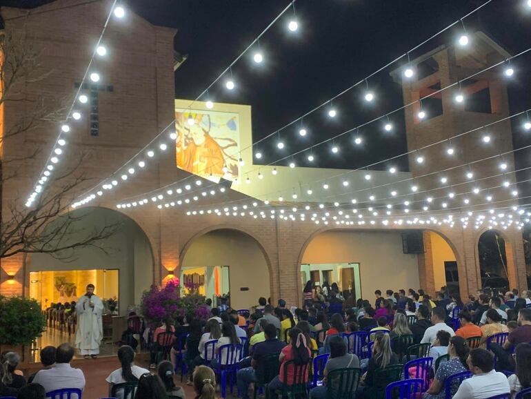 La comilona tendrá lugar en el patio de la Iglesia de las Santas Llagas al término de la misa.