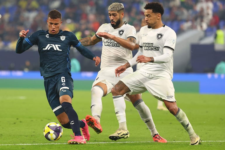 Pachuca goleó a Botafogo en la Intercontinental