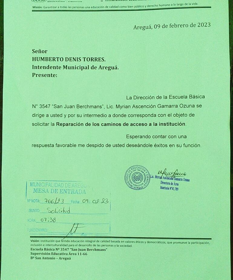 Intendente de Areguá, Humberto Denis Torres, ignora pedido de docentes y padres.