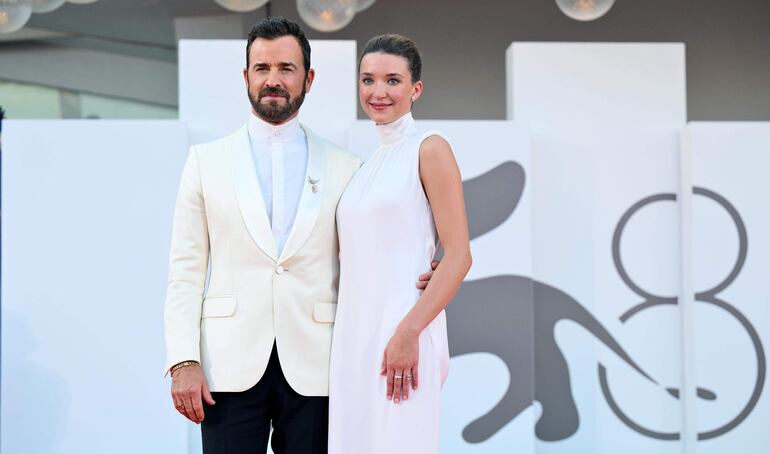 Justin Theroux y Nicole Brydon Bloom, ¡comprometidos!