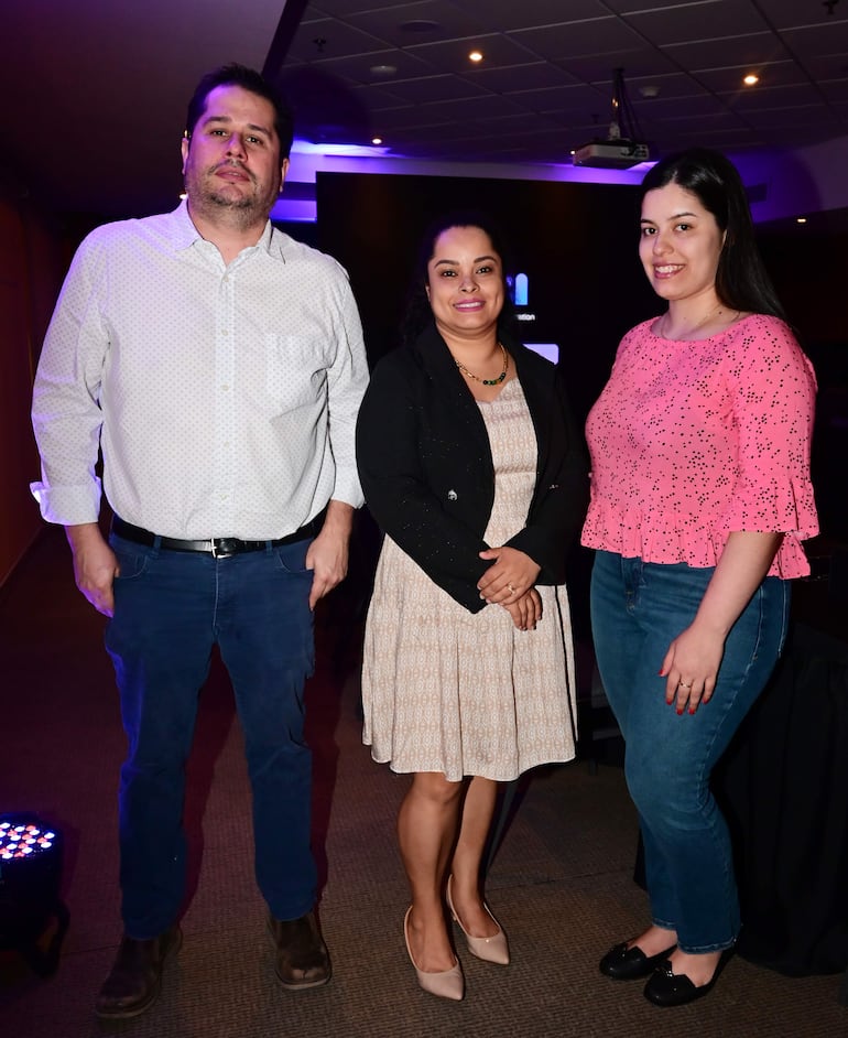 José Luis Ríos, Liz Brítez y María Mercedes Arce. 