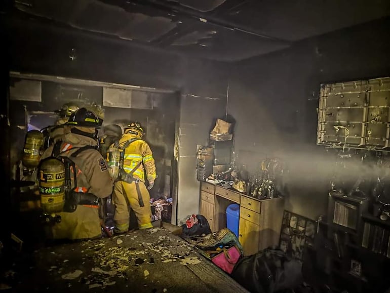 En estas condiciones quedó la habitación donde se originó el incendio.