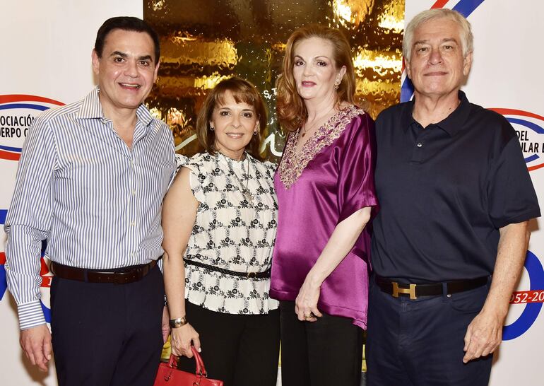 El canciller Nacional, Rubén Ramírez Lezcano, Adriana de Ramírez, Pelusa de Biedermann y Carlos Jorge Biedermann.