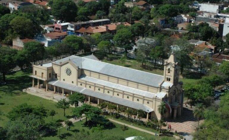 Santuario Nuestra Señora del Rosario, de Luque. 