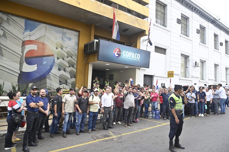 Copaco recauda solo para salarios: Plan de retiro voluntario proyecta la deficitaria estatal