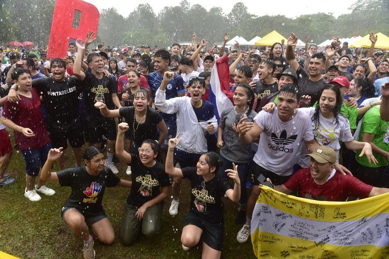 Momento de mucha emoción compartieron los jóvenes ante de la peregrinación.