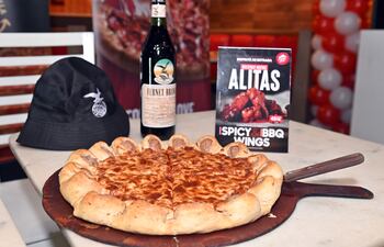 En Pizza Hut, San Juan dice que sí, con la edición limitada de la Crown Butifarra. También se puede disfrutar la 1ínea de tragos de Pizza Hut en alianza con Casa Módiga, para sus marcas Fernet Branca y Carpano.