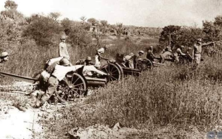 En la noche del 28 al 29 de septiembre, la primera compañía del Regimiento RI6 Boquerón traspasó la peligrosa Punta Brava. Los defensores bolivianos gritaban “no tiren más que vamos a salir a rendirnos”. En la imagen los conocidos como cañones "Schneider". Gentileza