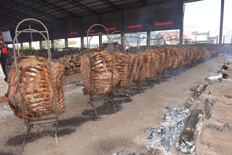 La Fiesta de la Costilla de Naranjal es uno de los eventos más tradicionales y emblemático de Alto Paraná.