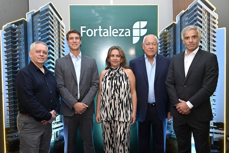 Luis Alvarenga, Francisco Gómez, María Lis Lampert, Ernesto Gómez y Santiago Bofferon.