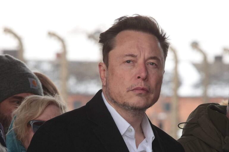 Elon Musk visita Auschwitz y hablará de antisemitismo en línea en Polonia.