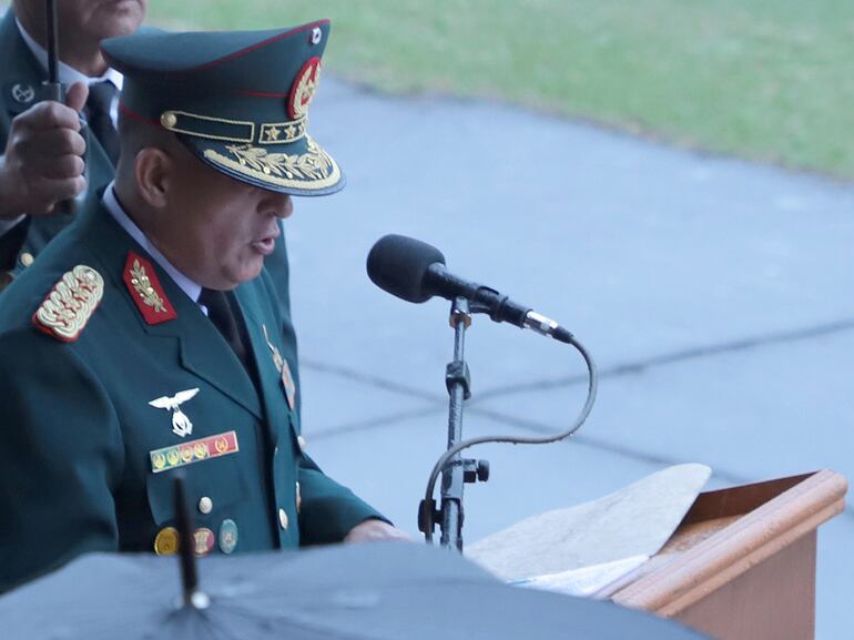 El comandante del Ejército Gral. César Augusto Moreno solicitó en su discurso a las autoridades pertienentes mayor asignación presupuestaria para el cumplimiento de la misión de las FF.AA.