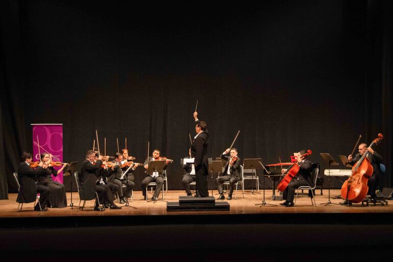 La OCMA, dirigida por el maestro Miguel Ángel Echeverría, ofrecerá esta noche su tradicional concierto navideño.