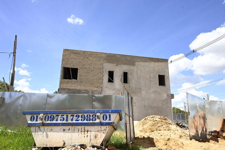  La obra no para  y siguen llegando los materiales para avanzar con la construcción.