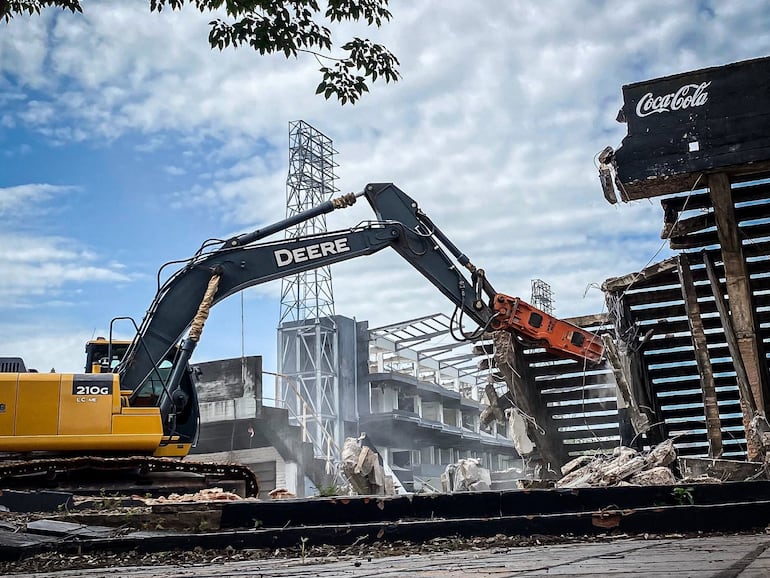 Olimpia empezó a demoler el estadio Osvaldo Domínguez Dibb.