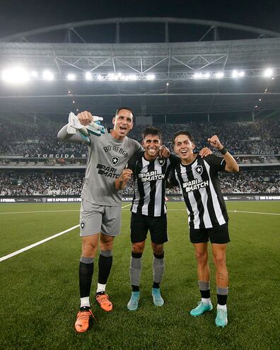 Gatito Fernández (i) con Mati Segovia (d) en Botafogo.