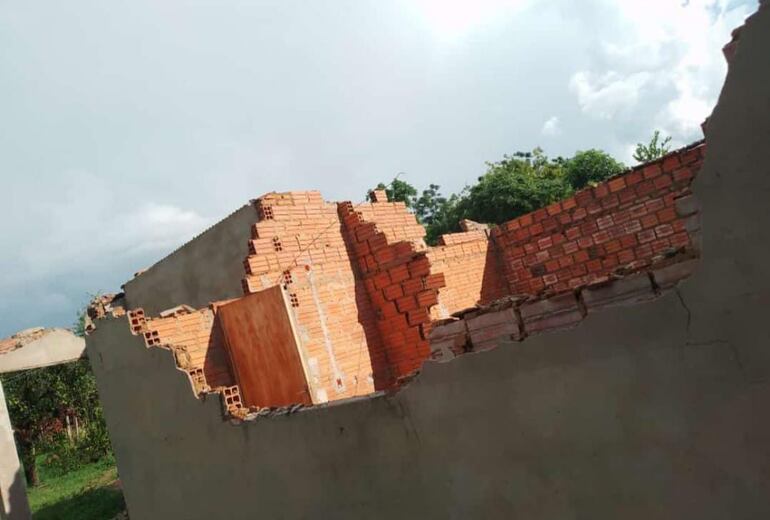 Otra de las viviendas afectadas por el temporal en Santaní.