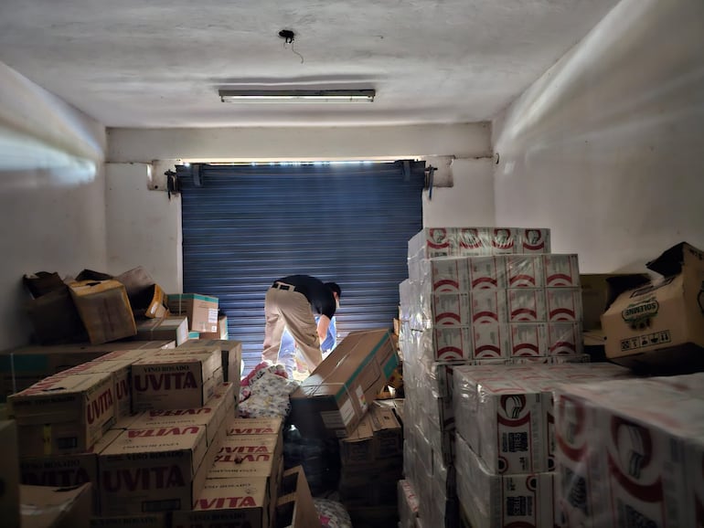 Incautan toneladas de mercaderías de contrabando en el tercer barrio de Luque.