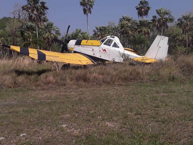 La avioneta con matrícula argentina LV-FGQ se salió de la pista durante la maniobra de aterrizaje y fue a parar a un monte cercano de la estancia 76, en el departamento de San Pedro.