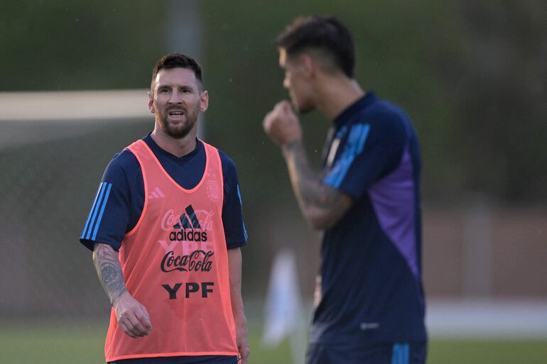 Lionel Messi, futbolista de la selección argentina, en el entrenamiento de plantel en Ezeiza.