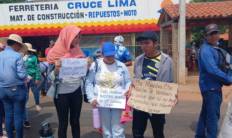 Aumenta la presión en Lima, bloquean ruta Py08, piden ruta para salir del aislamiento en la zona rural