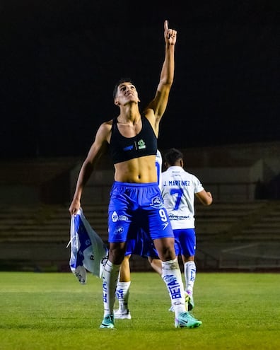 Allan Wlk celebra su gol para Toros de Celaya.