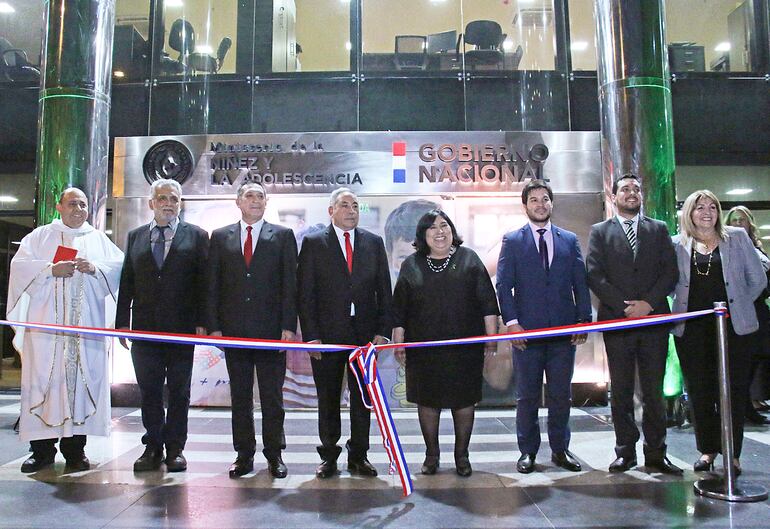 Autoridades inauguraron la refacción del edificio de exmultibanco con total sigilo.