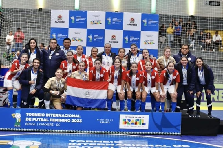 Foto del recuerdo, cuando el año pasado la selección paraguaya también fue finalista. Ahora se espera la revancha contra Brasil.