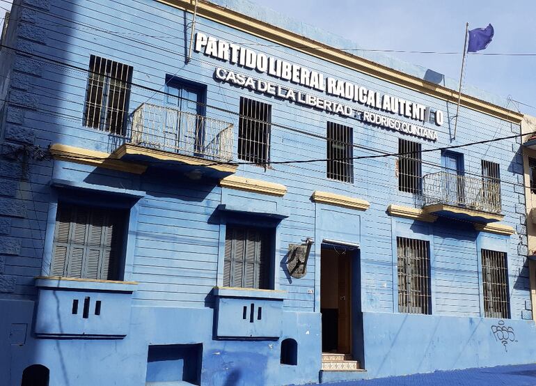 Fachada de la sede del Partido Liberal Radical Auténtico (PLRA). Su Tribunal Electoral no está funcionando.