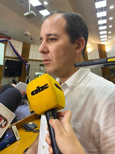 El diputado Carlos Pereira (PLRA) valoró que el ministro de Hacienda designado se haya acercado a dar una explicación técnica sobre el proyecto de ley que busca fusionar varias secretarías.