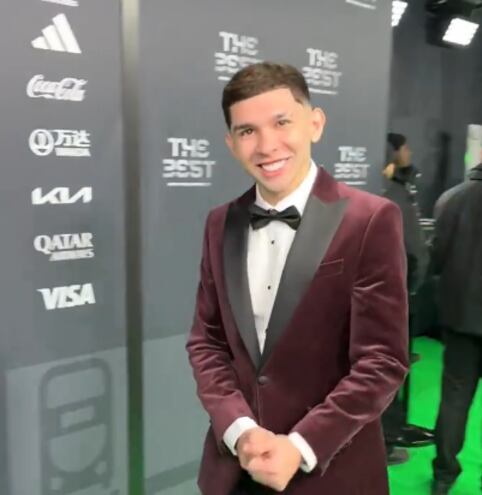 Julio Enciso llegando a la gala de los 'The Best'.