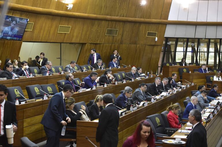 Diputados dan visto bueno para que CGR pueda auditar a todas las instituciones del Estado.