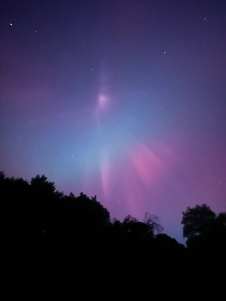 Bruno Vaccotti captó impresionantes fotografías de la aurora austral desde Paso Horqueta, San Alfredo.