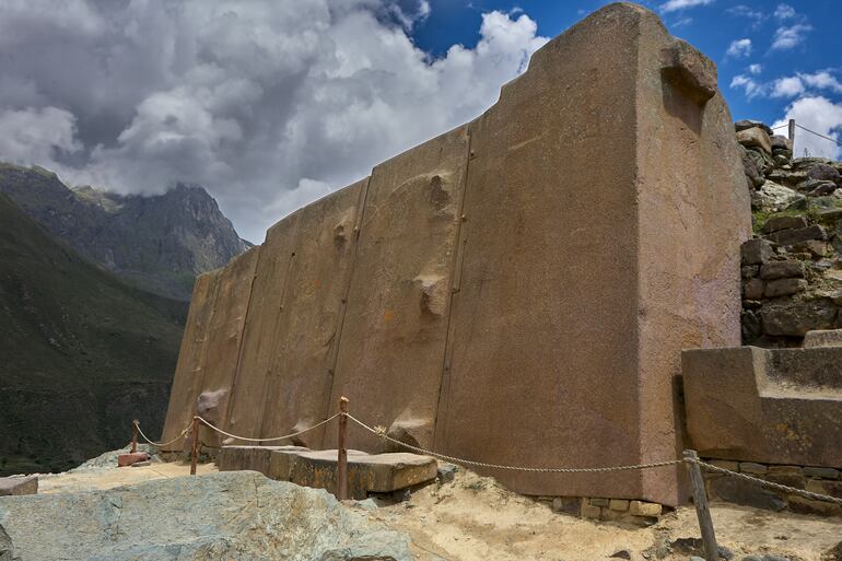 Templo del sol en Ollantaytambo, Perú.